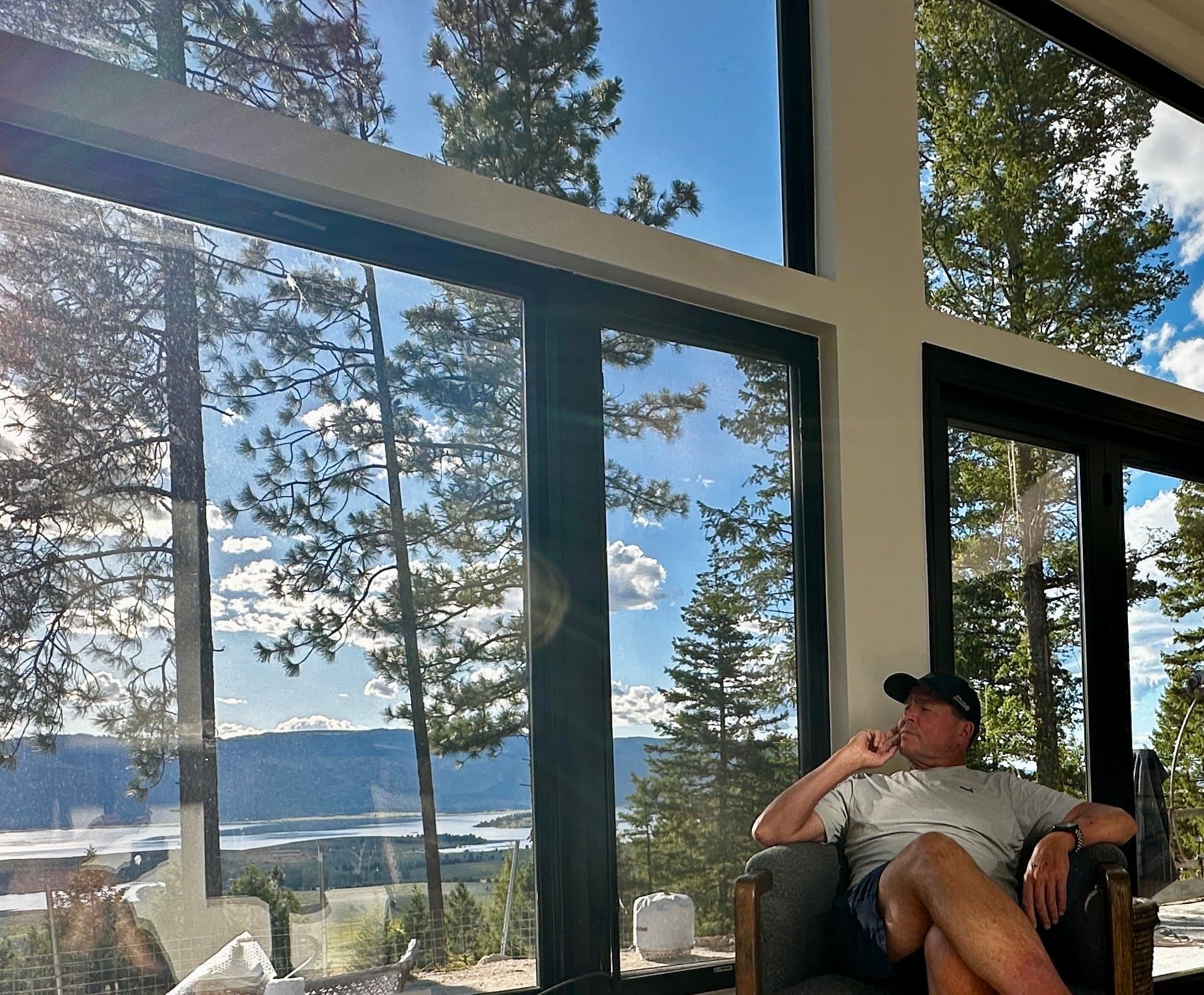 Montera modular home interior — hallway and entry area with vinyl flooring